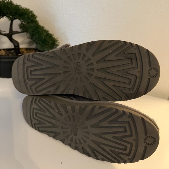 UGG Charcoal Knit Footwear - Picture 5 of 6